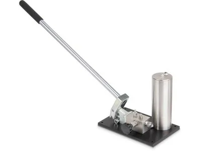 ENERPAC HAND PUMP 0-2800 BAR